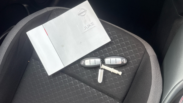 Nissan Juke 1.0 DiG-T N-Connecta 5dr Petrol Hatchback